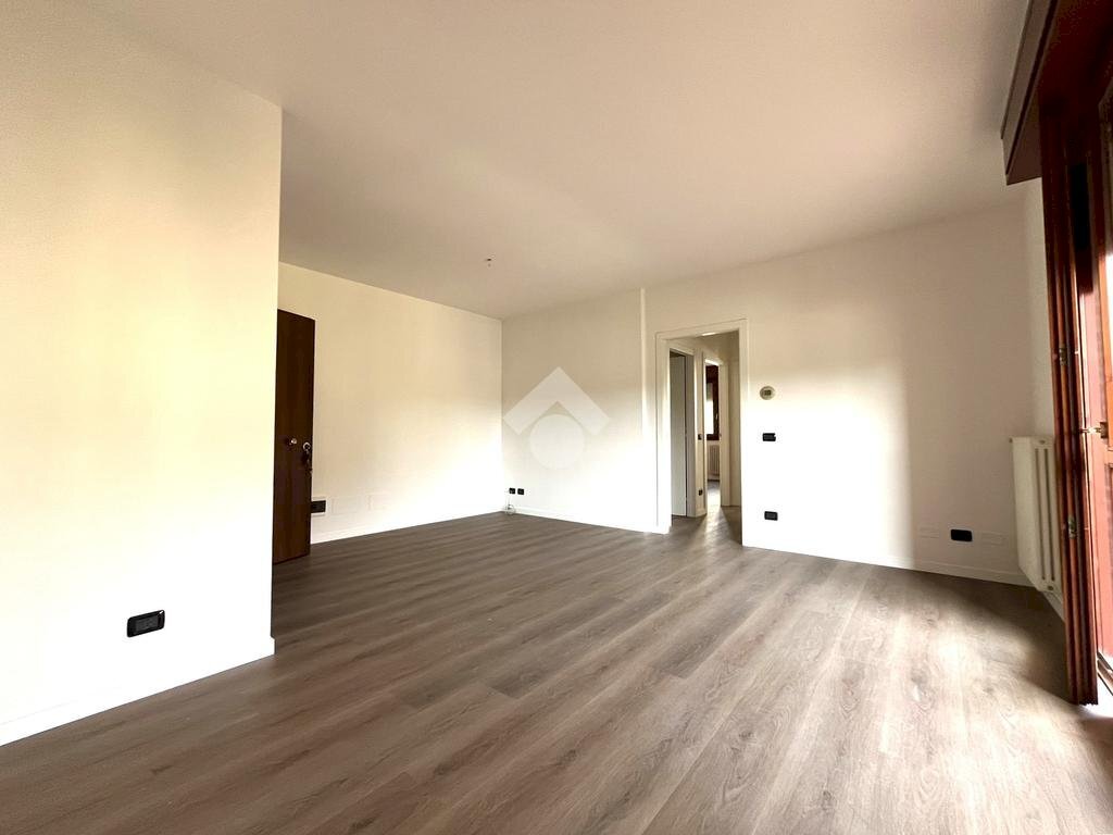 Three-room apartment Via Settembrini, Reggio nell'Emilia - photo 1
