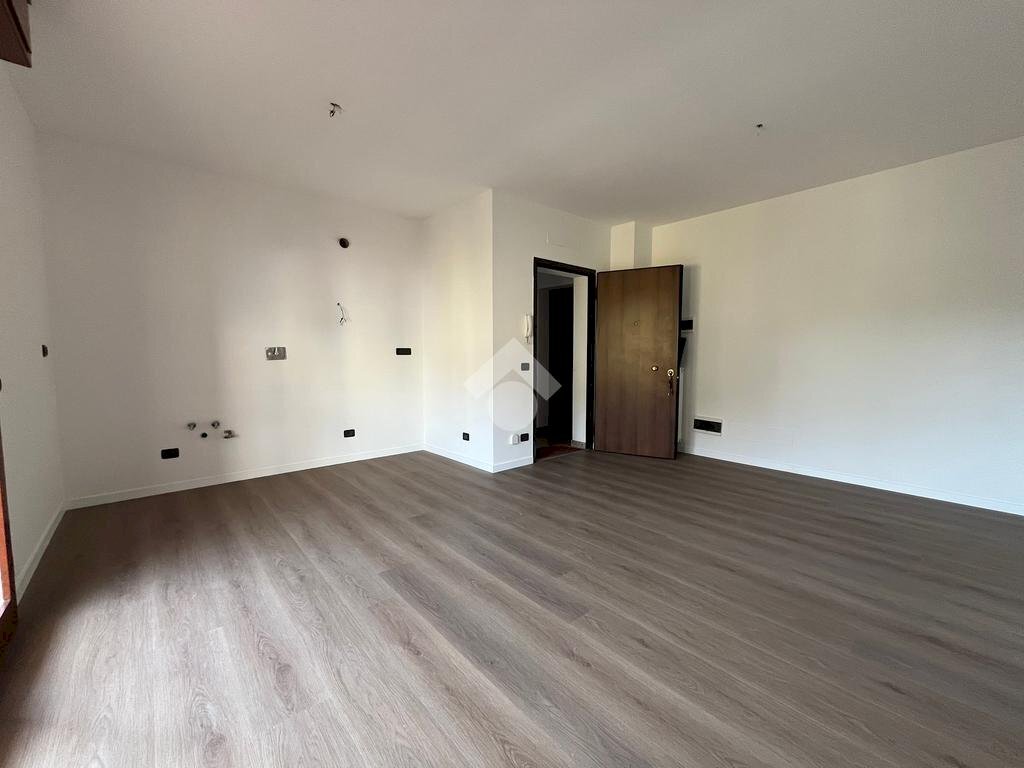 Three-room apartment Via Settembrini, Reggio nell'Emilia - photo 3