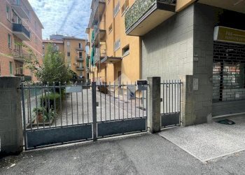 Garage - Parking Via Luca della Robbia, Bologna - photo 2