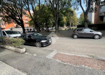 Garage - Parking Via Luca della Robbia, Bologna - photo 3