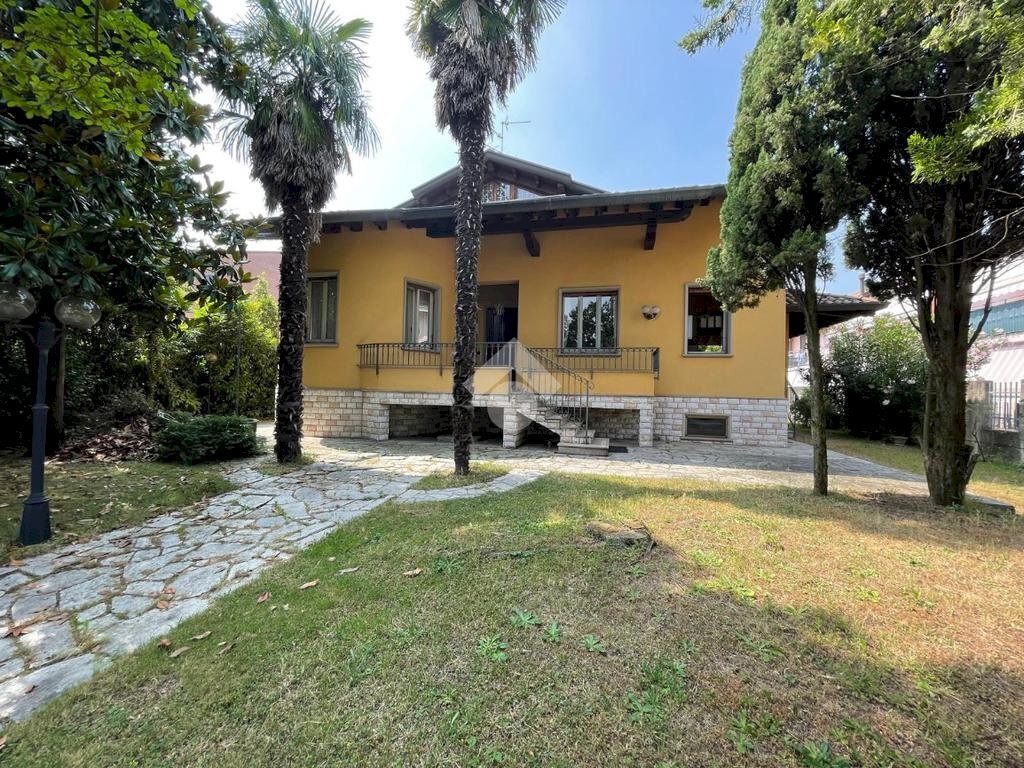 Villa Corso America, Arconate - photo 1