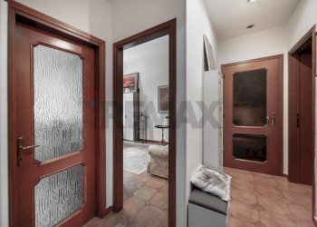 Hall / corridoio - Trilocale VIA M. BUONARROTI
 
101, Monza - foto 16