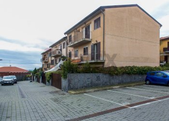 Edificio all\'aperto - Villa a Schiera santa maria delle fosse
 
9, Mascalucia - foto 7