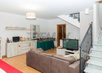 Soggiorno - Villa a Schiera santa maria delle fosse
 
9, Mascalucia - foto 15