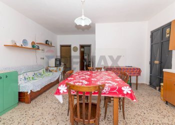 Sala da pranzo - Villa Contrada Portella Quadra
 
97, Caltagirone - foto 12