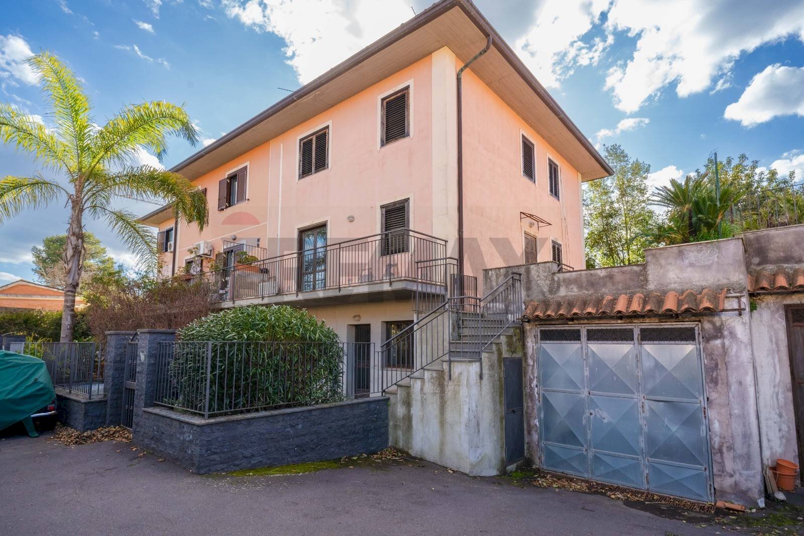 Casa all\'aperto - Villa a Schiera Via della Regione
 
175, San Giovanni la Punta - foto 1