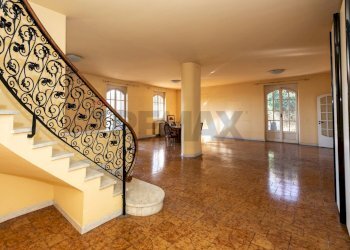 Scale - Villa Via Etnea
 
68, Gravina di Catania - foto 6