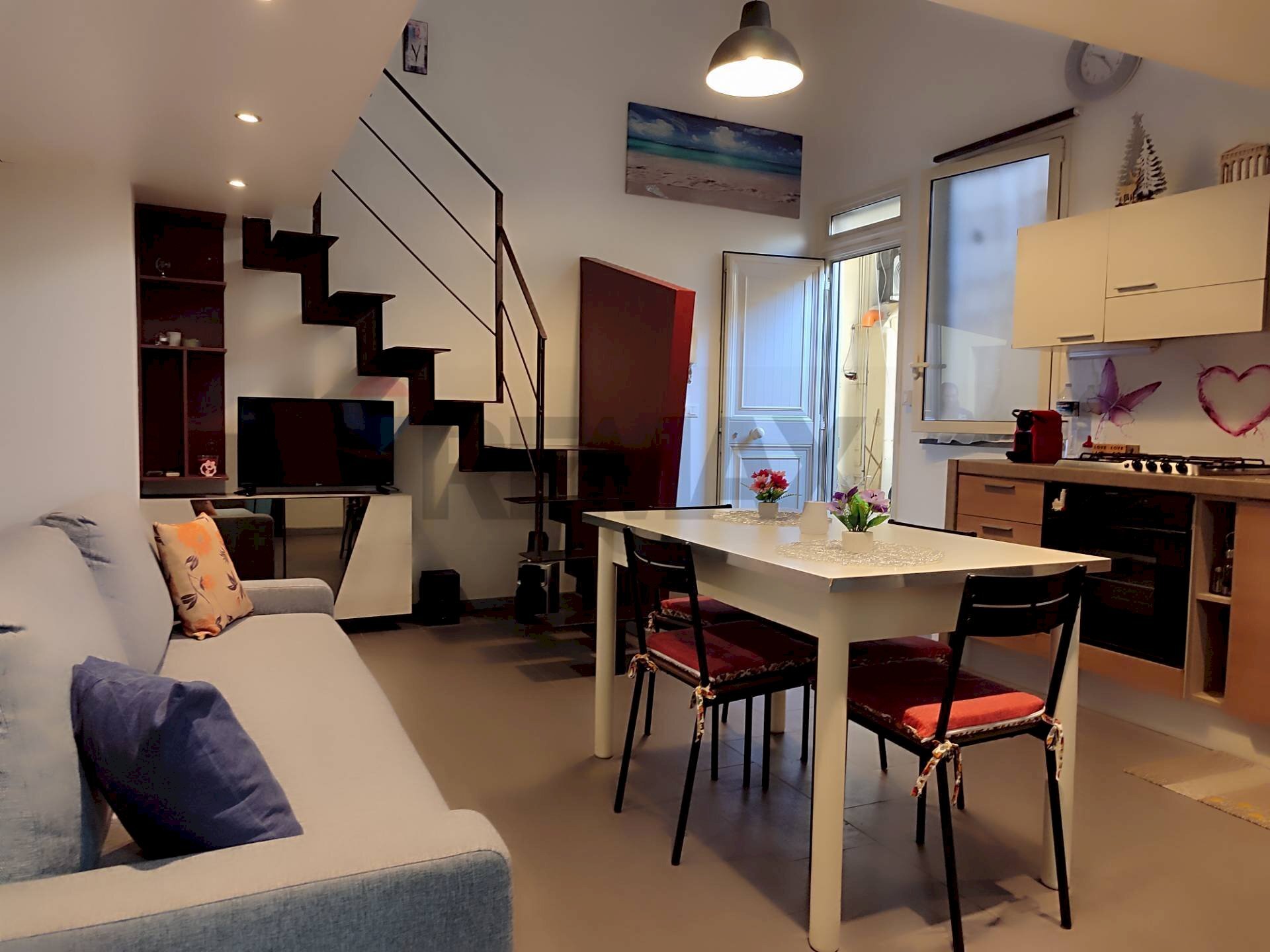 Sala da pranzo - Bilocale Via Stazzone
 
160, Catania - foto 2