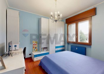 Camera / camera da letto - Quadrilocale VIA CAPUANA
 
3, Rho - foto 28