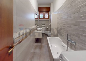 Bagno - Quadrilocale VIA CAPUANA
 
3, Rho - foto 37