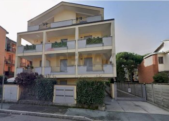 Edificio all\'aperto - Bilocale MONTEROSA
 
51, Legnano - foto 1