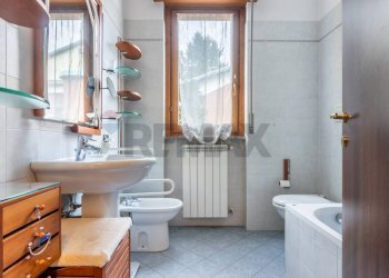Bagno - Bilocale MONTEROSA
 
51, Legnano - foto 17