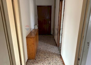 Hall / corridoio - Bilocale Via Calabria
 
4, Gallarate - foto 10