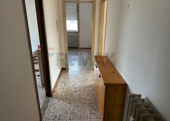 Hall / corridoio - Bilocale Via Calabria
 
4, Gallarate - foto 11