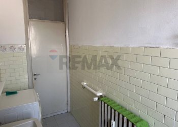 Bagno - Bilocale Via Calabria
 
4, Gallarate - foto 18