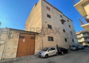 Edificio all\'aperto - Locale Commerciale via canicarao
 
23, Comiso - foto 4