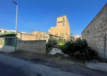 Edificio all\'aperto - Locale Commerciale via canicarao
 
23, Comiso - foto 6