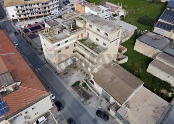 Edificio all\'aperto - Commercial Premises via canicarao
 
23, Comiso - photo 9