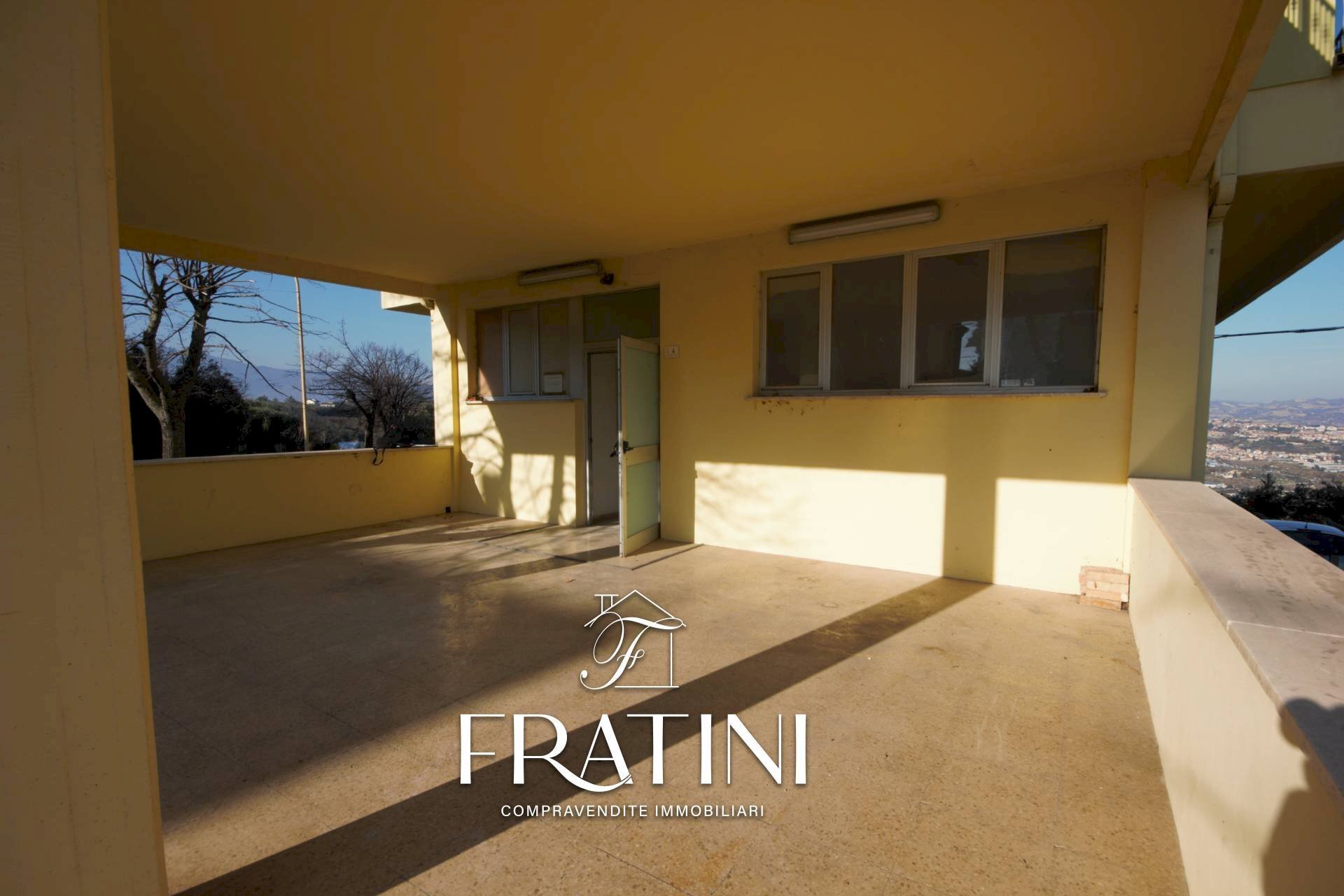 Foto 2 - Laboratorio Viale De Gasperi
 
4, Ancarano - foto 2