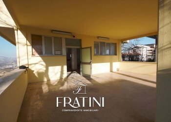 Foto 1 - Laboratorio Viale De Gasperi
 
4, Ancarano - foto 1