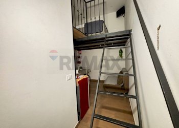 Scale - One-room apartment Vicolo Madonna della Volta
 
3, Palermo - photo 8