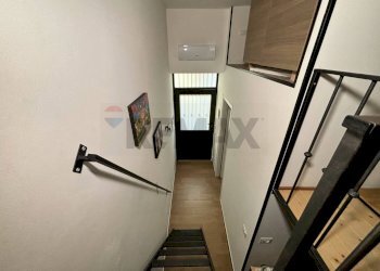 Scale - One-room apartment Vicolo Madonna della Volta
 
3, Palermo - photo 21