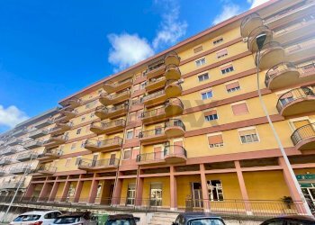 Edificio all\'aperto - Locale Commerciale Caltanissetta - foto 1