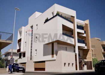 Edificio all\'aperto - Trilocale Via Ammiraglio Vacca
 
139, Bitonto - foto 1