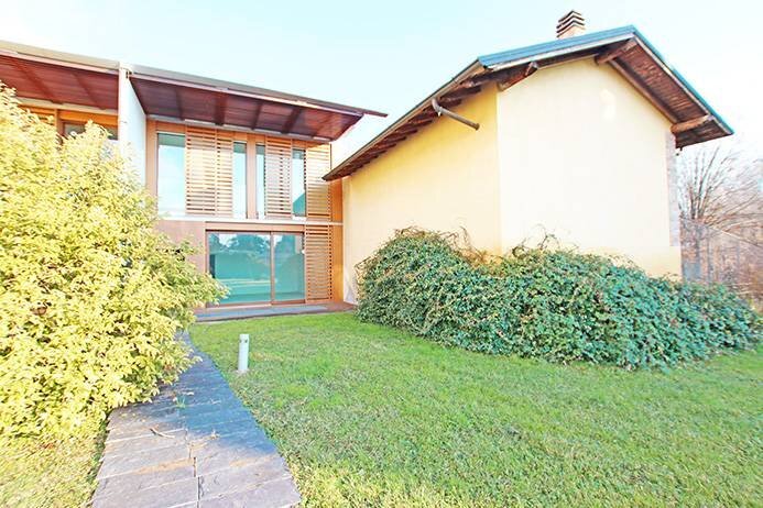 Facciata - Villa a Schiera via Marzanica, Bergamo - foto 3