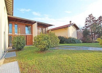 Facciata - Villa a Schiera via Marzanica, Bergamo - foto 1