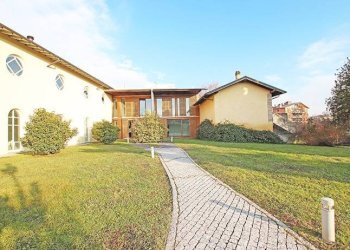 Facciata - Villa a Schiera via Marzanica, Bergamo - foto 2