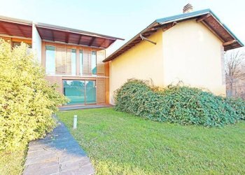 Facciata - Villa a Schiera via Marzanica, Bergamo - foto 3