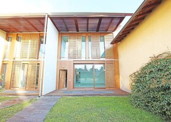 Facciata - Villa a Schiera via Marzanica, Bergamo - foto 4