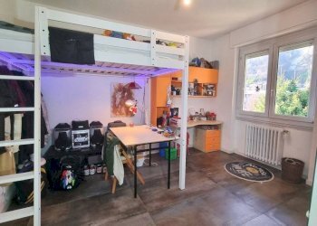 Camera da letto - Trilocale via Piave, 51a, Arona - foto 24