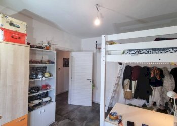 Camera da letto - Trilocale via Piave, 51a, Arona - foto 26