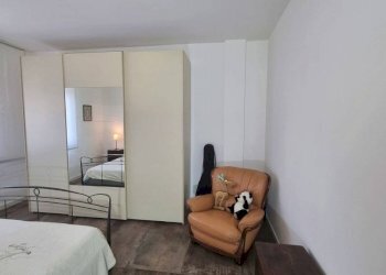 Camera da letto - Trilocale via Piave, 51a, Arona - foto 43