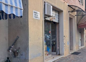 Facciata - Negozio via Gaspare Nadi, Bologna (zona Mazzini) - foto 1