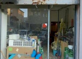 Facciata - Negozio via Gaspare Nadi, Bologna (zona Mazzini) - foto 2