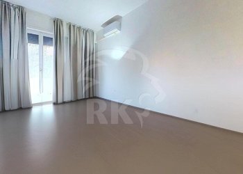 30-Via-delle-Rose-Living-Room-Defurnished.jpg - Appartamento via Delle Rose 32, Bologna - foto 18