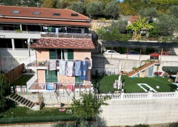 Porzione di casa Località Casermette 33D, Ventimiglia - foto 1