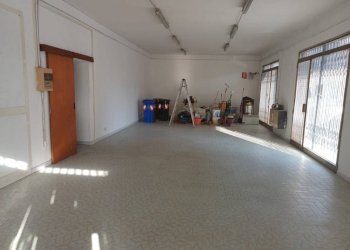 Magazzino - Negozio via Pezzana, Carpi - foto 2