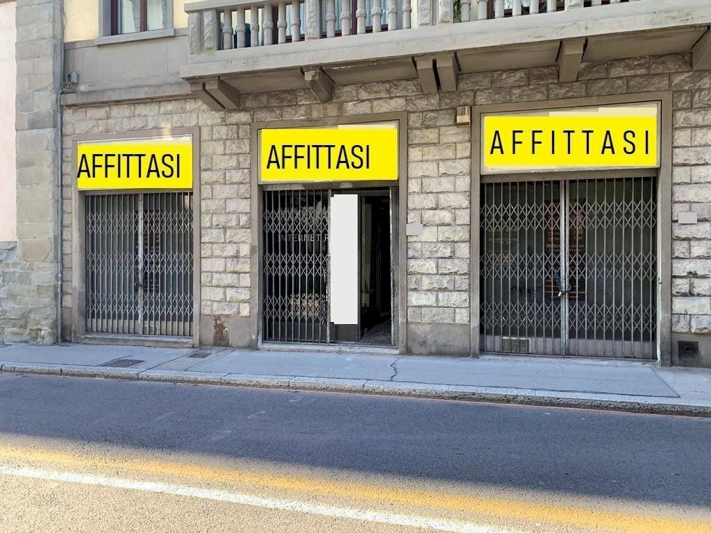 Facciata - Shop via Pezzana, Carpi - photo 1