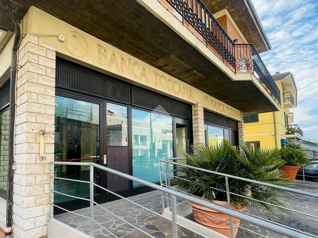 Shop via vecchia fonte, Vallefoglia - photo 1