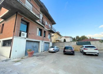 Negozio via vecchia fonte, Vallefoglia - foto 1