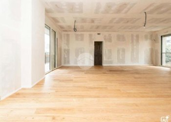 Four-room apartment Via delle Tuberose, Milano (neighborhood Bande Nere) - photo 3