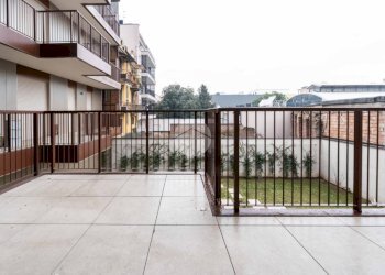 Four-room apartment Via delle Tuberose, Milano (neighborhood Bande Nere) - photo 8