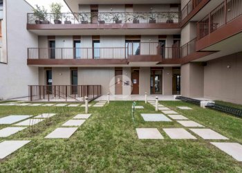 Four-room apartment Via delle Tuberose, Milano (neighborhood Bande Nere) - photo 2