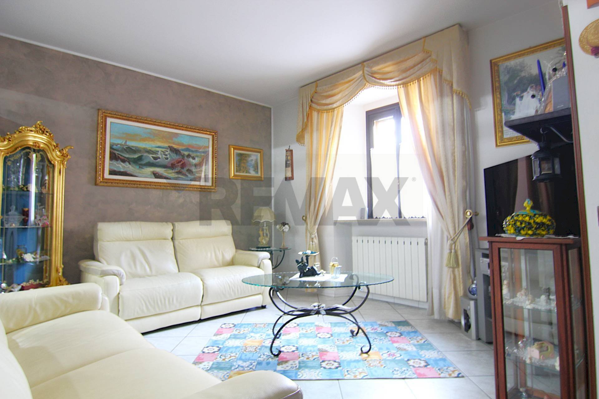 Soggiorno - Appartamento VIA XXIV MAGGIO
 
11, Besano - foto 1