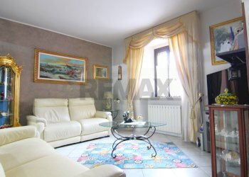 Soggiorno - Appartamento VIA XXIV MAGGIO
 
11, Besano - foto 4