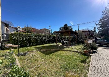 Giardino - Casa semi indipendente via trieste
 
9, Arcisate - foto 22